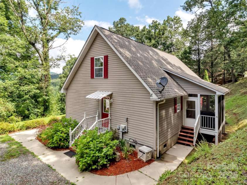562 Beechwood Drive, Sylva, NC 28779.  MLS# CAR4291137, YatesRealty ID 3119. 