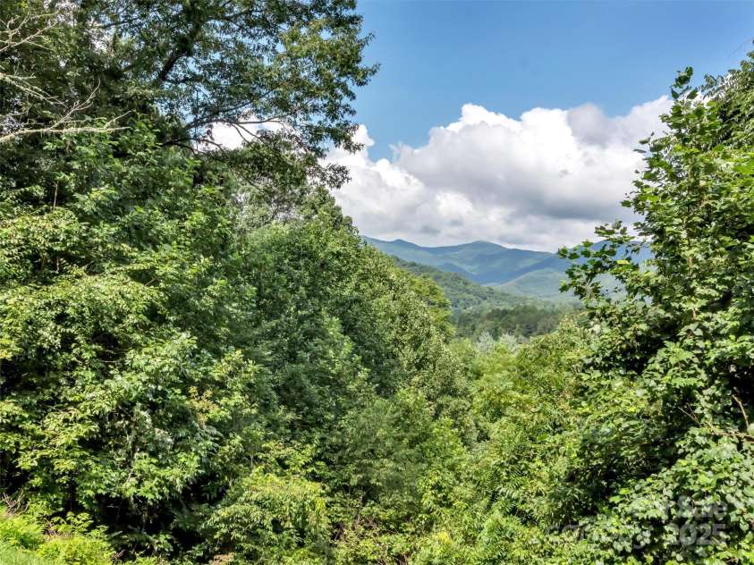 562 Beechwood Drive, Sylva, NC 28779.  MLS# CAR4291137, YatesRealty ID 3119. 