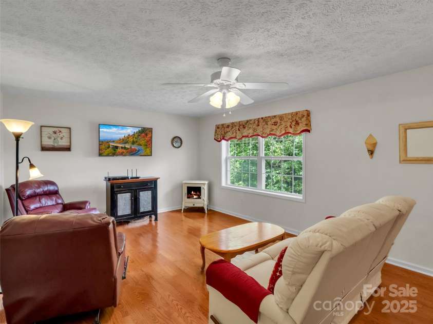 562 Beechwood Drive, Sylva, NC 28779.  MLS# CAR4291137, YatesRealty ID 3119. 