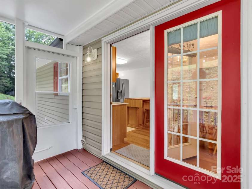 562 Beechwood Drive, Sylva, NC 28779.  MLS# CAR4291137, YatesRealty ID 3119. 