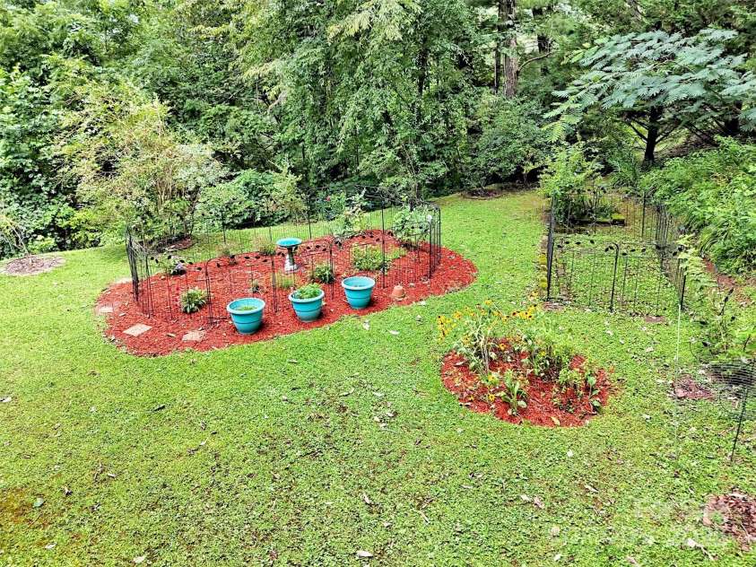 562 Beechwood Drive, Sylva, NC 28779.  MLS# CAR4291137, YatesRealty ID 3119. 