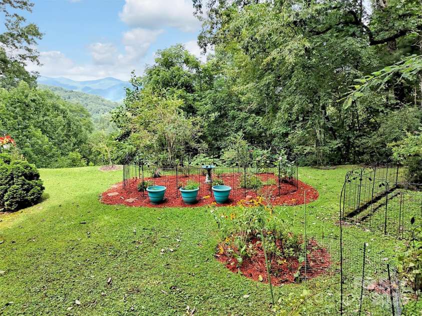 562 Beechwood Drive, Sylva, NC 28779.  MLS# CAR4291137, YatesRealty ID 3119. 