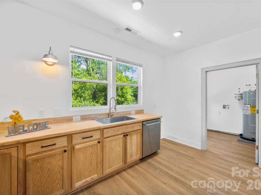 1003 College Boulevard, Dallas, NC 28034.  MLS# CAR4394111, YatesRealty ID 31191. 