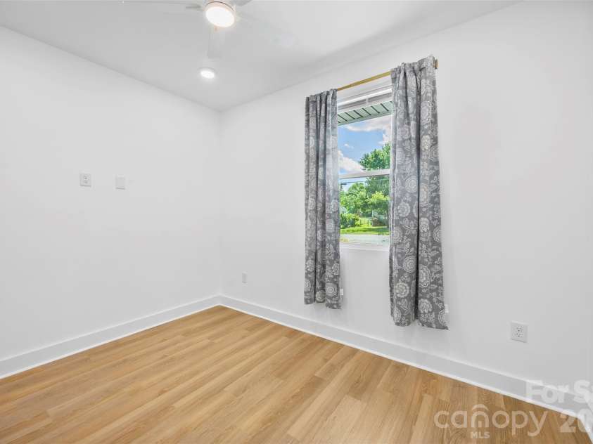 1003 College Boulevard, Dallas, NC 28034.  MLS# CAR4394111, YatesRealty ID 31191. 
