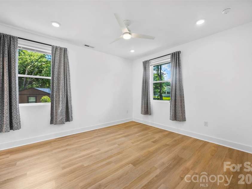 1003 College Boulevard, Dallas, NC 28034.  MLS# CAR4394111, YatesRealty ID 31191. 