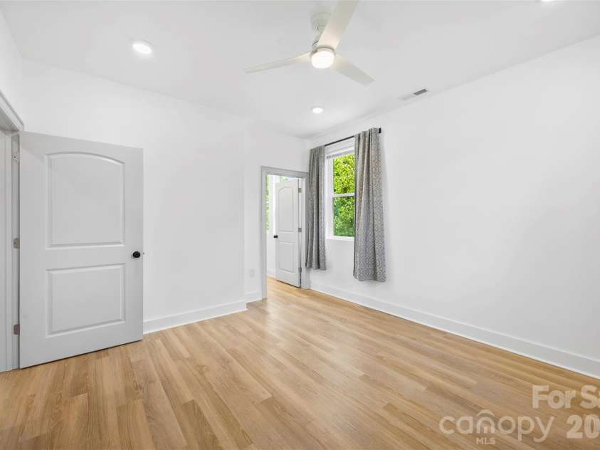1003 College Boulevard, Dallas, NC 28034.  MLS# CAR4394111, YatesRealty ID 31191. 
