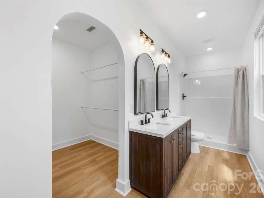 1003 College Boulevard, Dallas, NC 28034.  MLS# CAR4394111, YatesRealty ID 31191. 