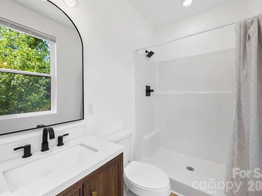 1003 College Boulevard, Dallas, NC 28034.  MLS# CAR4394111, YatesRealty ID 31191. 