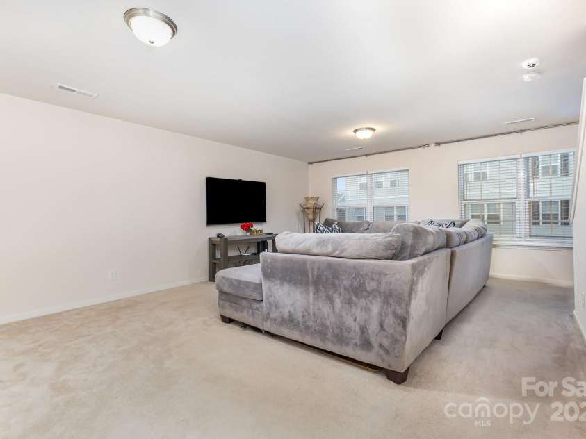 117 Langhorne Drive, Mount Holly, NC 28120.  MLS# CAR4286281, YatesRealty ID 31193. 