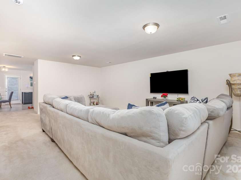 117 Langhorne Drive, Mount Holly, NC 28120.  MLS# CAR4286281, YatesRealty ID 31193. 