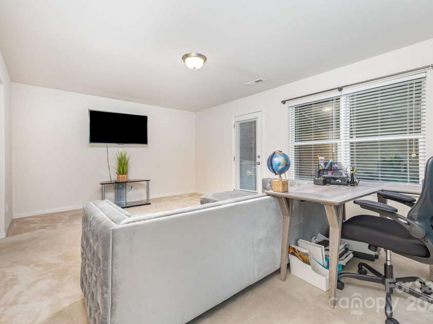 117 Langhorne Drive, Mount Holly, NC 28120.  MLS# CAR4286281, YatesRealty ID 31193. 