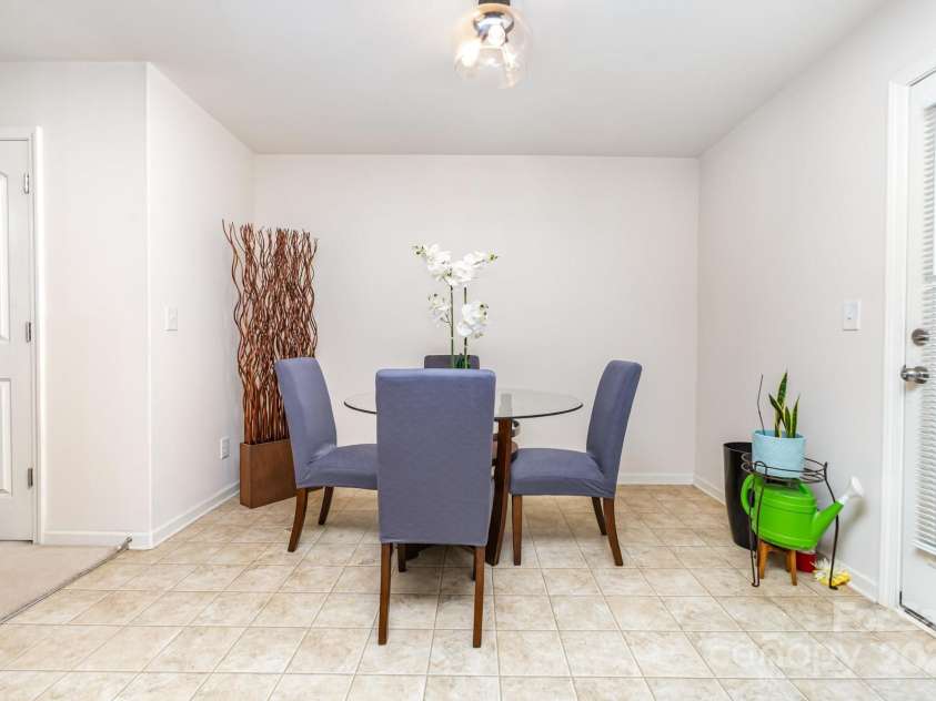 117 Langhorne Drive, Mount Holly, NC 28120.  MLS# CAR4286281, YatesRealty ID 31193. 