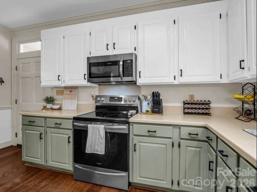 2720 Steeplechase Road, Gastonia, NC 28056.  MLS# CAR4393681, YatesRealty ID 31193. Kitchen