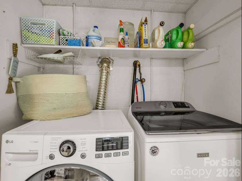 2720 Steeplechase Road, Gastonia, NC 28056.  MLS# CAR4393681, YatesRealty ID 31193. Laundry