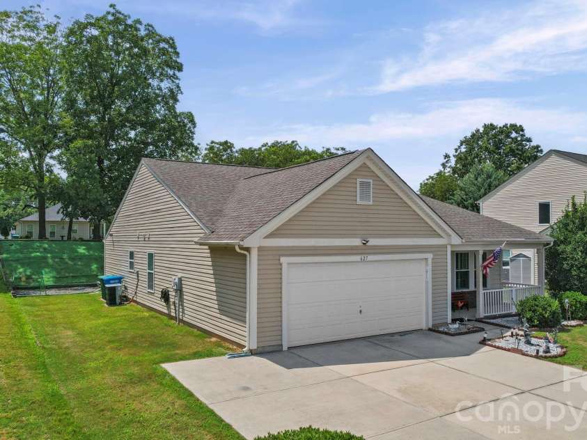 627 Smokehouse Lane, Albemarle, NC 28001.  MLS# CAR4412094, YatesRealty ID 31194. 
