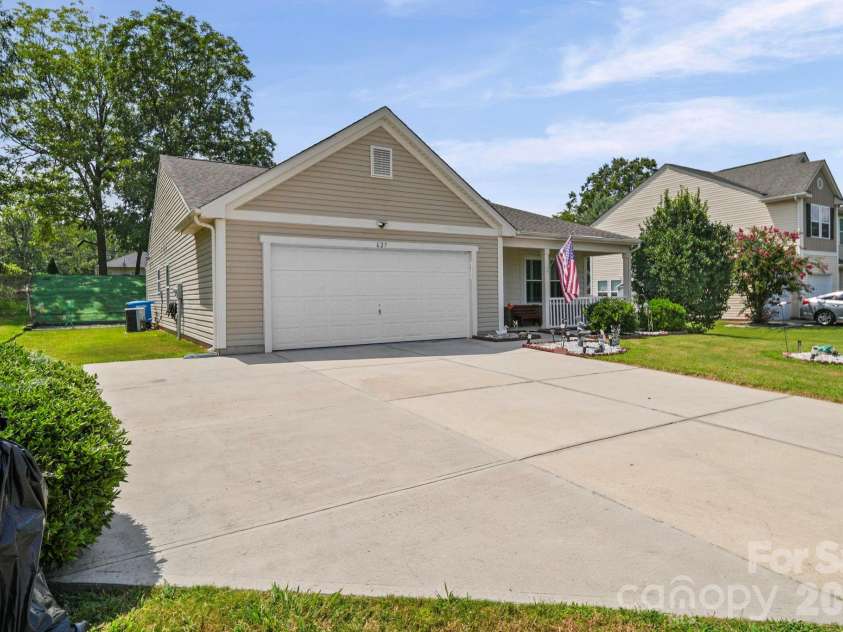 627 Smokehouse Lane, Albemarle, NC 28001.  MLS# CAR4412094, YatesRealty ID 31194. 
