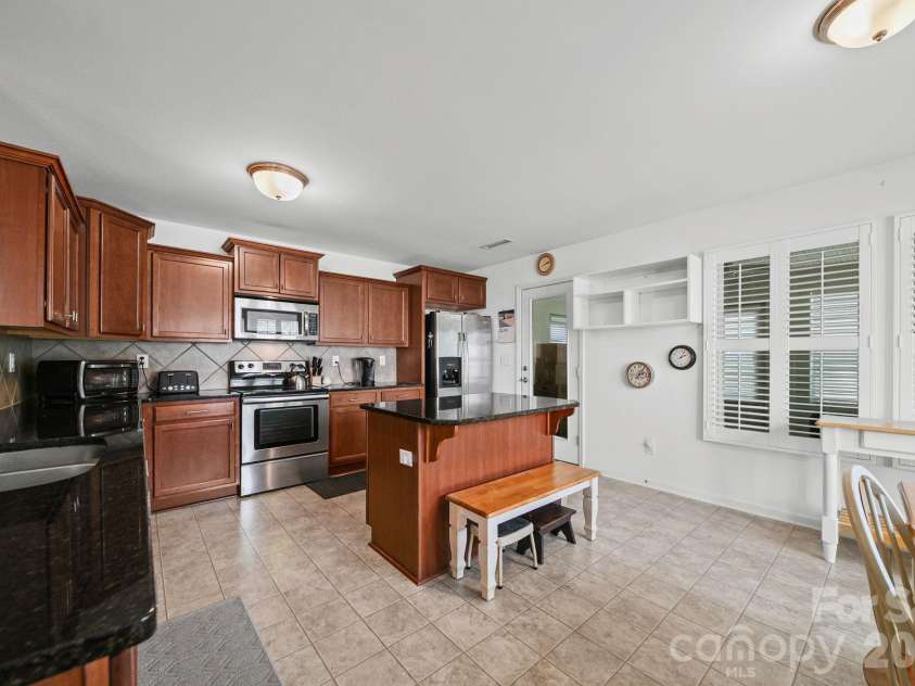 627 Smokehouse Lane, Albemarle, NC 28001.  MLS# CAR4412094, YatesRealty ID 31194. Kitchen