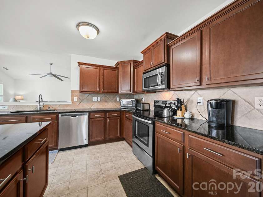 627 Smokehouse Lane, Albemarle, NC 28001.  MLS# CAR4412094, YatesRealty ID 31194. Kitchen