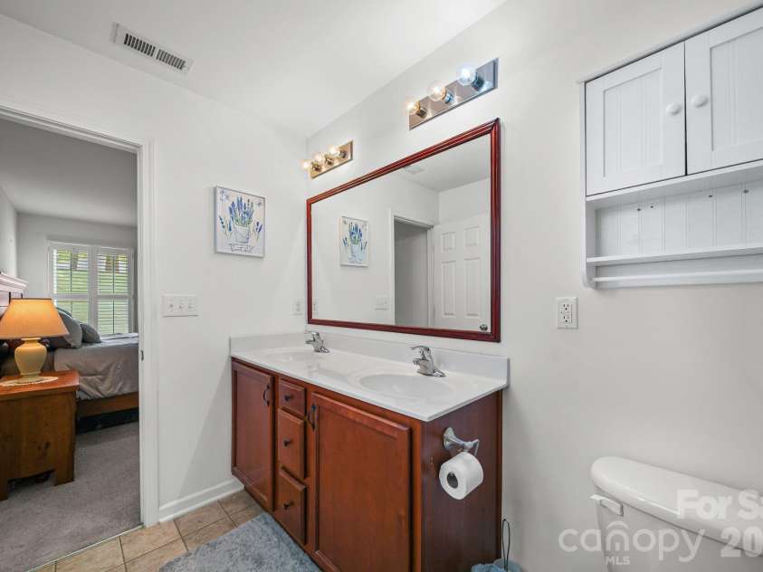 627 Smokehouse Lane, Albemarle, NC 28001.  MLS# CAR4412094, YatesRealty ID 31194. Primary Bath