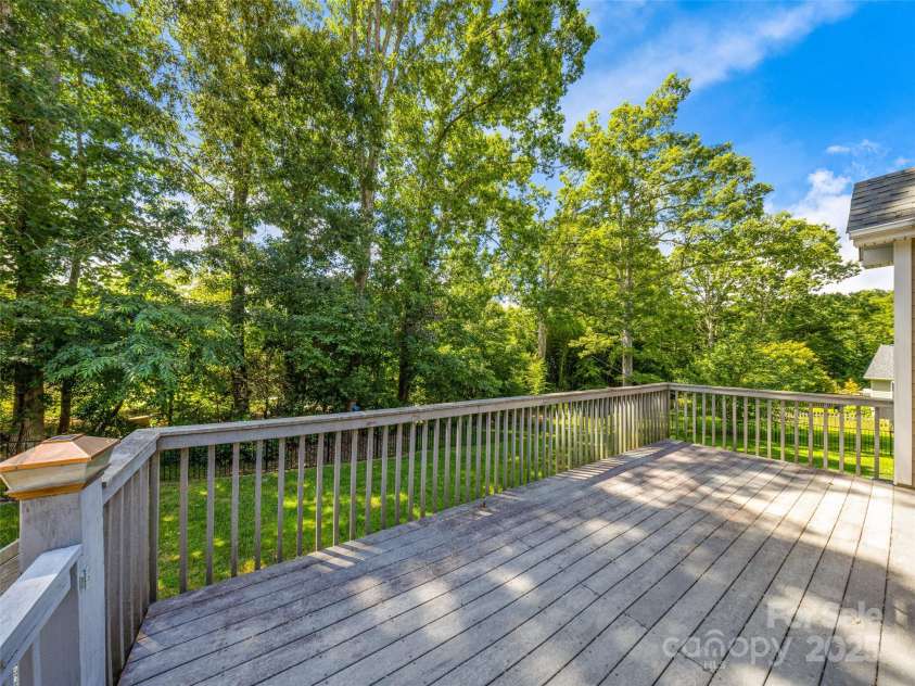 9 Foggy Glen Drive, Arden, NC 28704.  MLS# CAR4283616, YatesRealty ID 31194. 