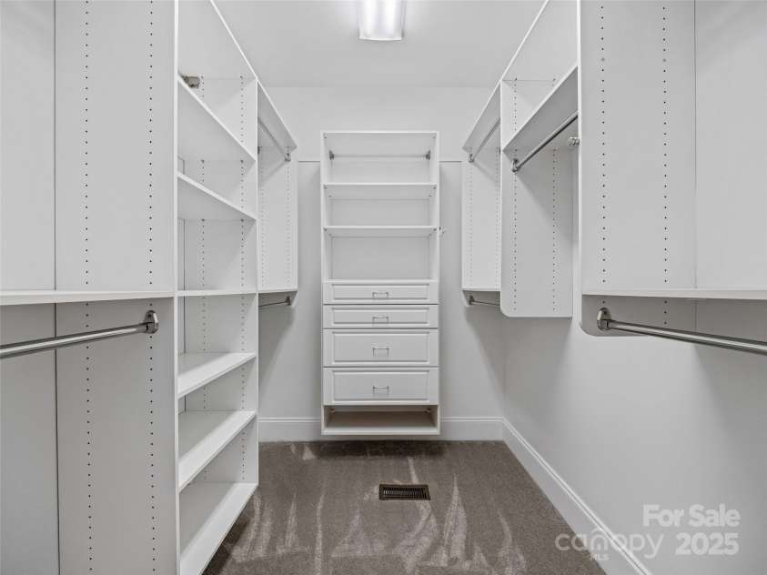 9 Foggy Glen Drive, Arden, NC 28704.  MLS# CAR4283616, YatesRealty ID 31194. 