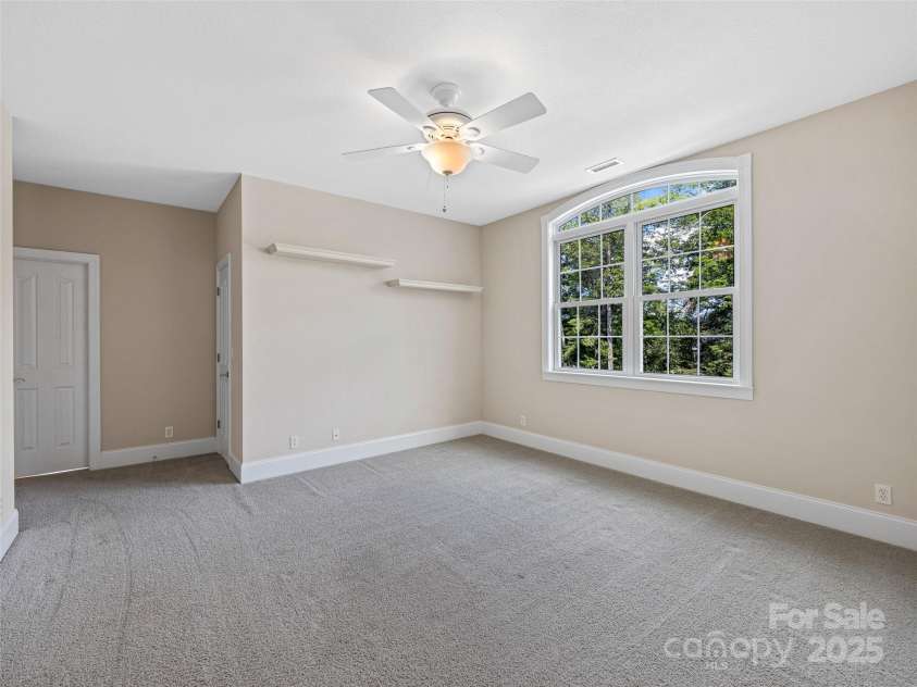 9 Foggy Glen Drive, Arden, NC 28704.  MLS# CAR4283616, YatesRealty ID 31194. 