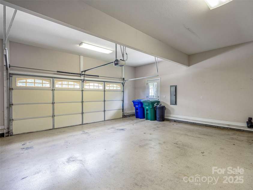 9 Foggy Glen Drive, Arden, NC 28704.  MLS# CAR4283616, YatesRealty ID 31194. 