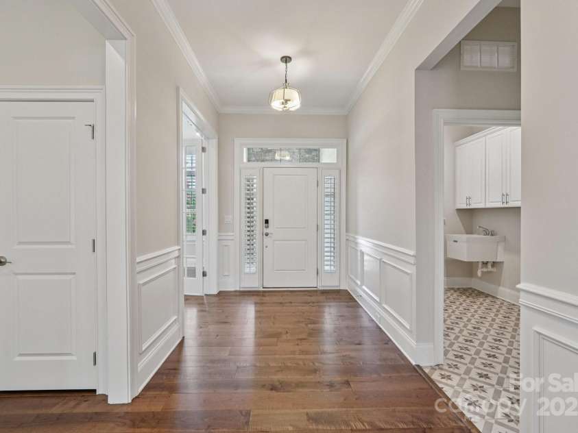 45528 Misty Bluff Drive, Charlotte, NC 28278.  MLS# CAR4285135, YatesRealty ID 31195. 