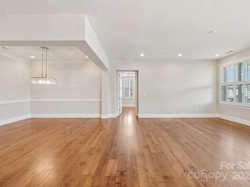 45528 Misty Bluff Drive, Charlotte, NC 28278.  MLS# CAR4285135, YatesRealty ID 31195. 