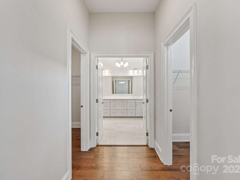 45528 Misty Bluff Drive, Charlotte, NC 28278.  MLS# CAR4285135, YatesRealty ID 31195. 