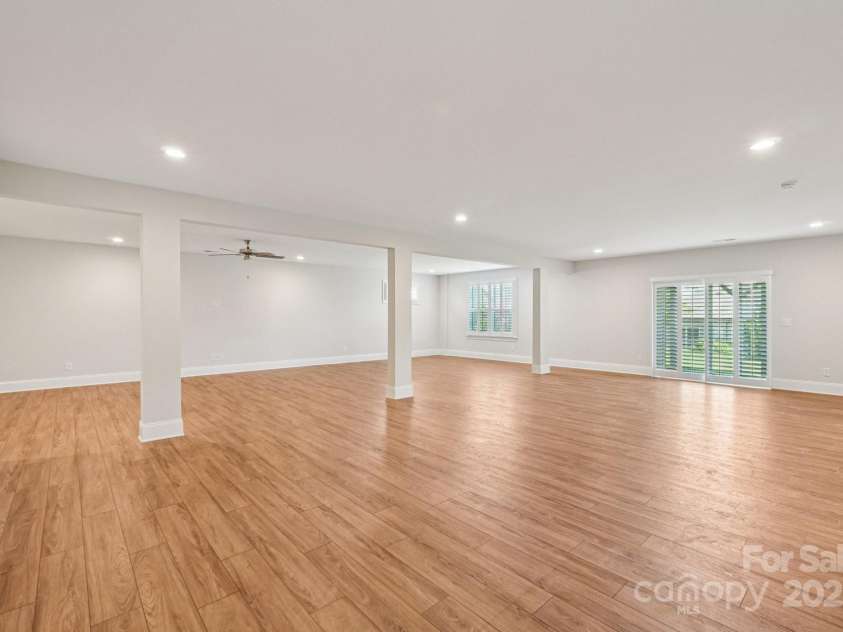 45528 Misty Bluff Drive, Charlotte, NC 28278.  MLS# CAR4285135, YatesRealty ID 31195. 