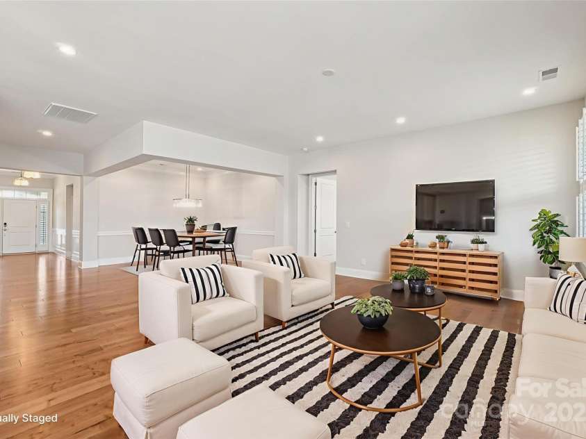 45528 Misty Bluff Drive, Charlotte, NC 28278.  MLS# CAR4285135, YatesRealty ID 31195. 