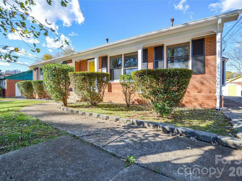 9313 Trinity Road, Charlotte, NC 28216.  MLS# CAR4393503, YatesRealty ID 31195. 