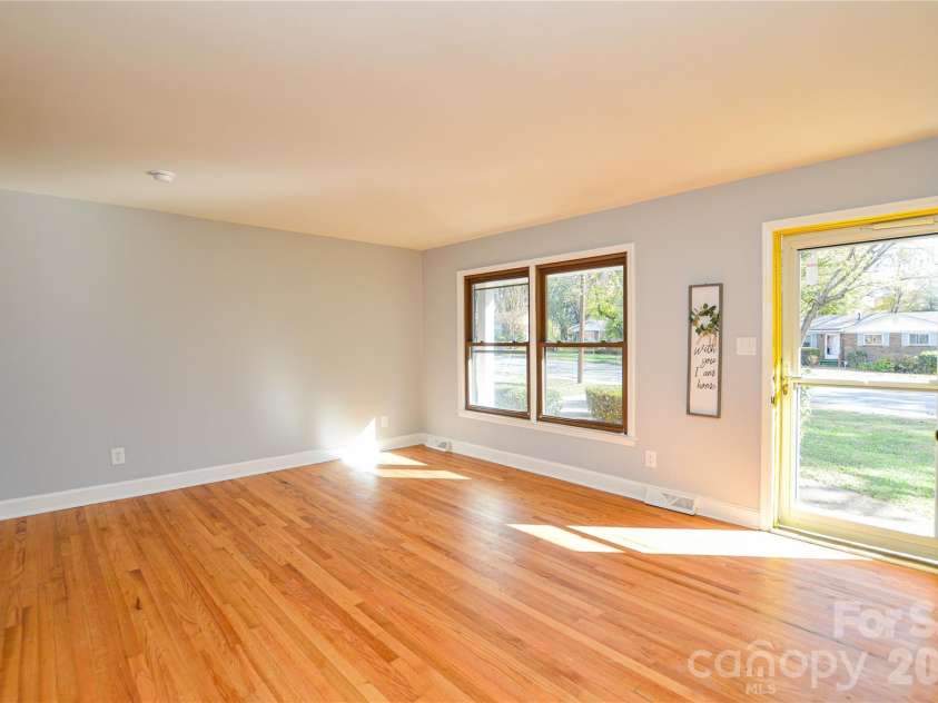 9313 Trinity Road, Charlotte, NC 28216.  MLS# CAR4393503, YatesRealty ID 31195. 