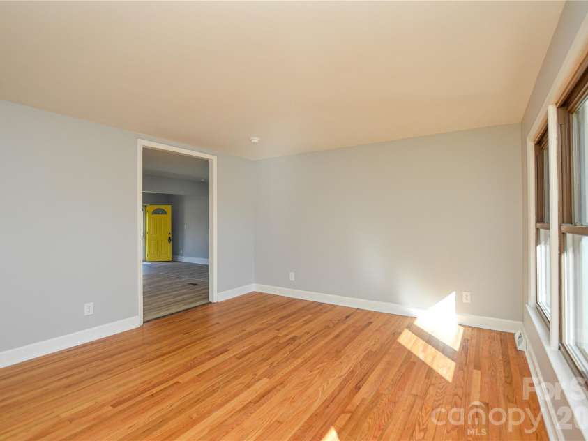9313 Trinity Road, Charlotte, NC 28216.  MLS# CAR4393503, YatesRealty ID 31195. 