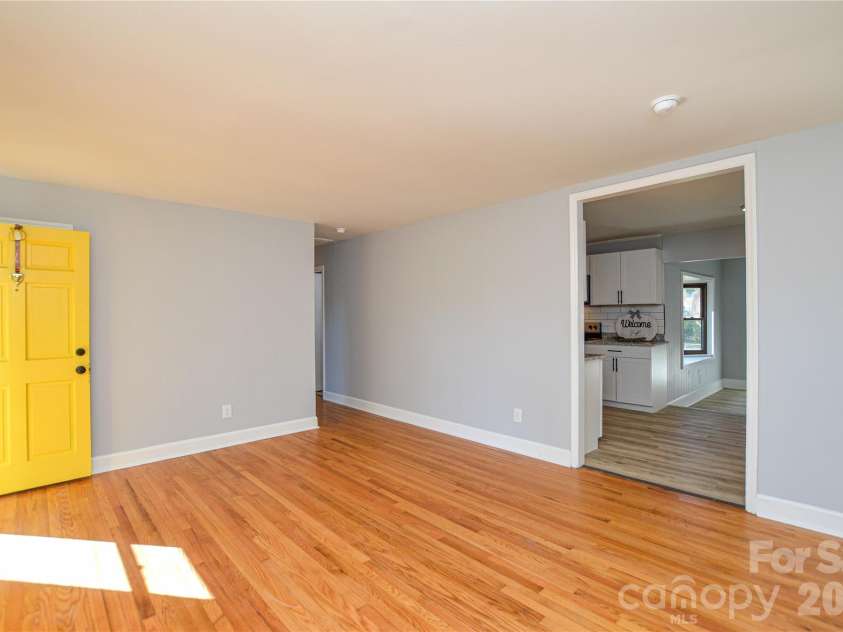 9313 Trinity Road, Charlotte, NC 28216.  MLS# CAR4393503, YatesRealty ID 31195. 