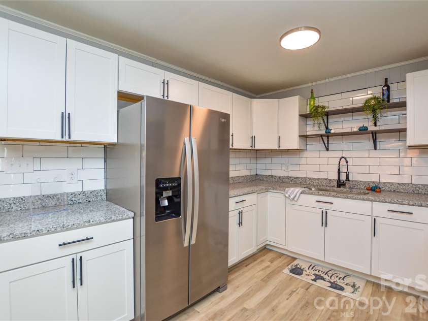 9313 Trinity Road, Charlotte, NC 28216.  MLS# CAR4393503, YatesRealty ID 31195. 
