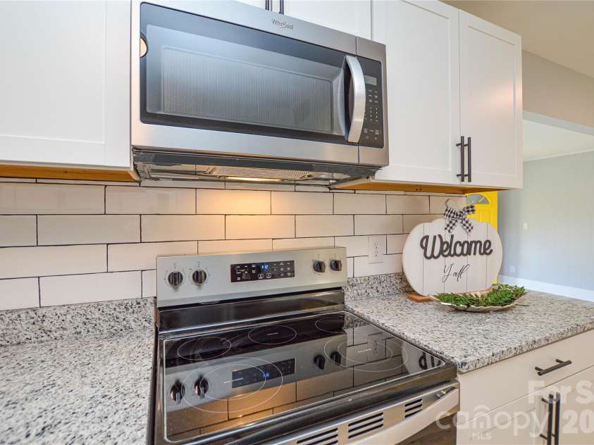9313 Trinity Road, Charlotte, NC 28216.  MLS# CAR4393503, YatesRealty ID 31195. 