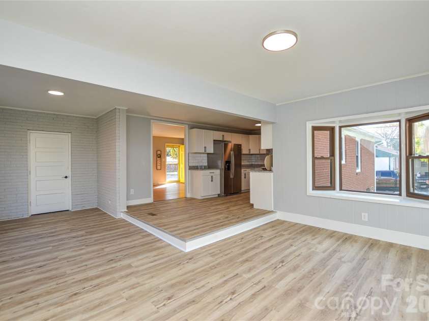 9313 Trinity Road, Charlotte, NC 28216.  MLS# CAR4393503, YatesRealty ID 31195. 