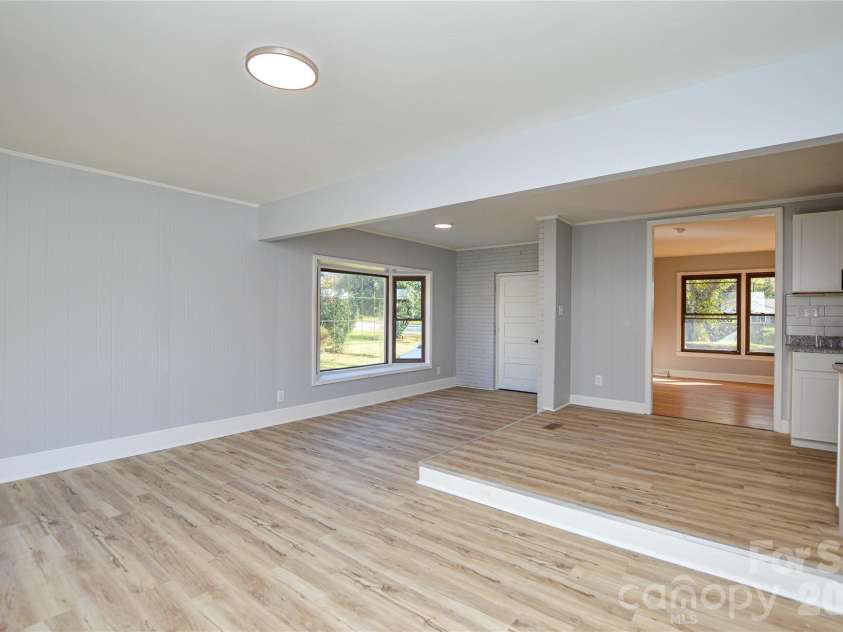 9313 Trinity Road, Charlotte, NC 28216.  MLS# CAR4393503, YatesRealty ID 31195. 