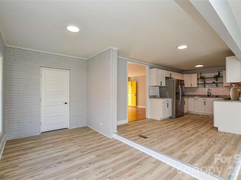 9313 Trinity Road, Charlotte, NC 28216.  MLS# CAR4393503, YatesRealty ID 31195. 