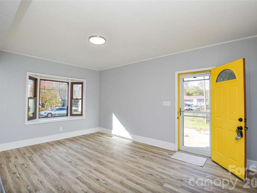 9313 Trinity Road, Charlotte, NC 28216.  MLS# CAR4393503, YatesRealty ID 31195. 