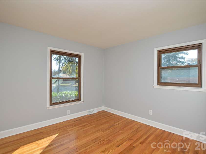 9313 Trinity Road, Charlotte, NC 28216.  MLS# CAR4393503, YatesRealty ID 31195. 