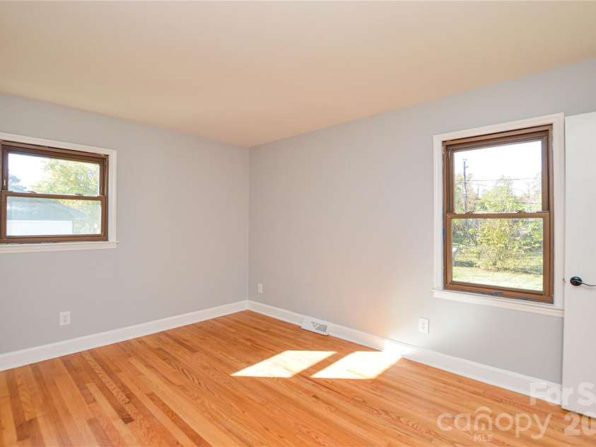 9313 Trinity Road, Charlotte, NC 28216.  MLS# CAR4393503, YatesRealty ID 31195. 