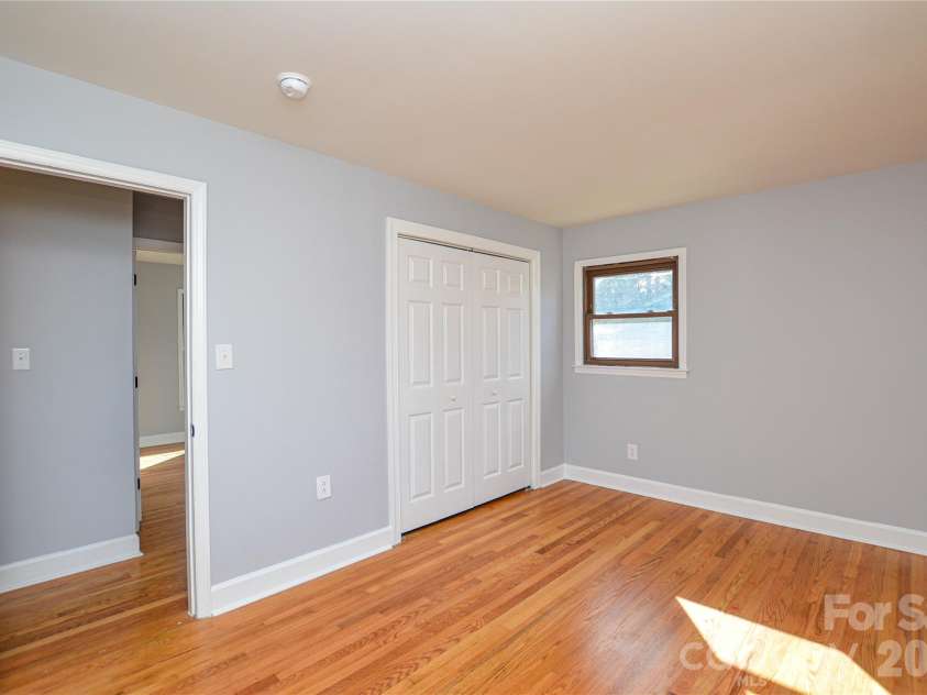 9313 Trinity Road, Charlotte, NC 28216.  MLS# CAR4393503, YatesRealty ID 31195. 