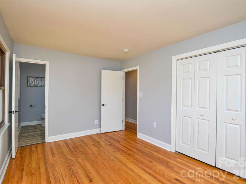 9313 Trinity Road, Charlotte, NC 28216.  MLS# CAR4393503, YatesRealty ID 31195. 
