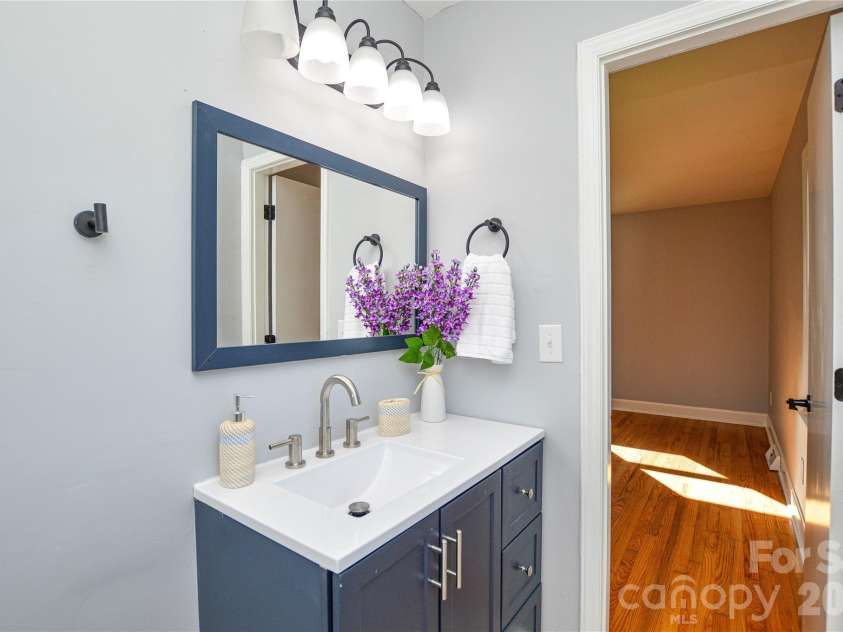 9313 Trinity Road, Charlotte, NC 28216.  MLS# CAR4393503, YatesRealty ID 31195. 