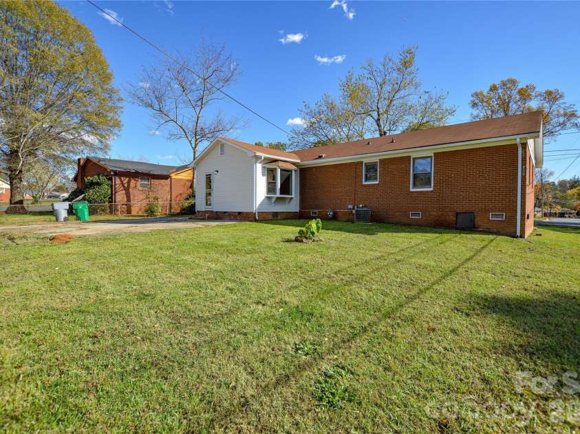 9313 Trinity Road, Charlotte, NC 28216.  MLS# CAR4393503, YatesRealty ID 31195. 