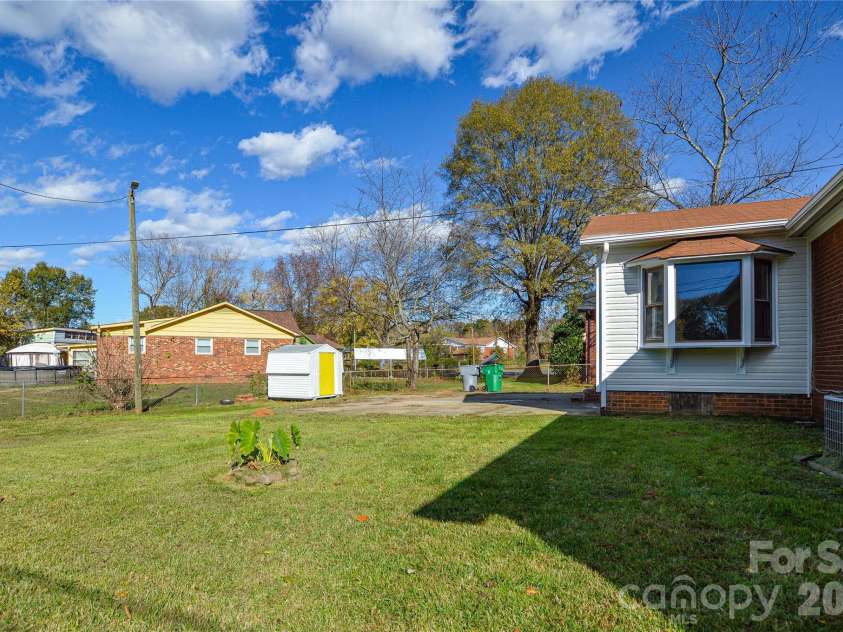 9313 Trinity Road, Charlotte, NC 28216.  MLS# CAR4393503, YatesRealty ID 31195. 