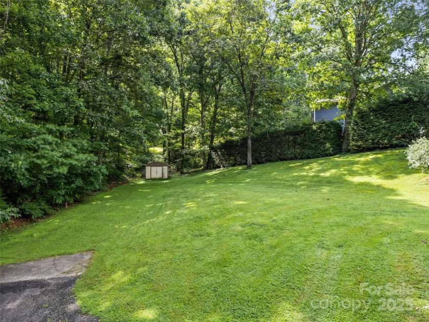 401 Nelson Street, Clyde, NC 28721.  MLS# CAR4284898, YatesRealty ID 31196. 